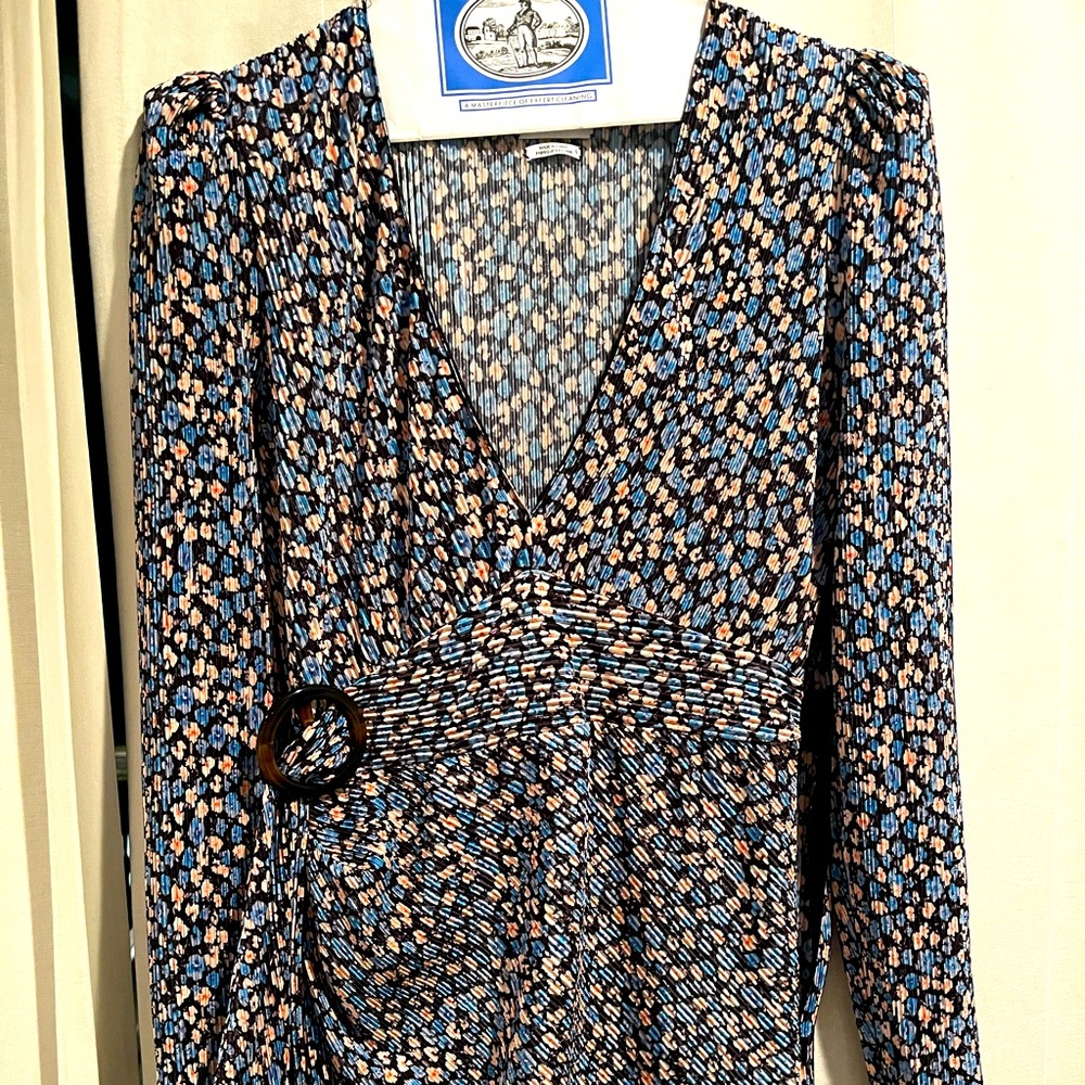 Saylor navy floral dress size small